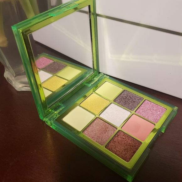 Huda Beauty Neon - Picture 3 of 3